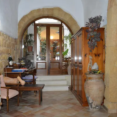 Arco Ubriaco Oda ve Kahvaltı 3*