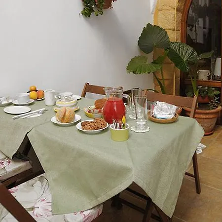 Arco Ubriaco Oda ve Kahvaltı 3*